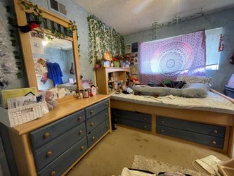 Vintage (full) Bed Frame & Dresser set
