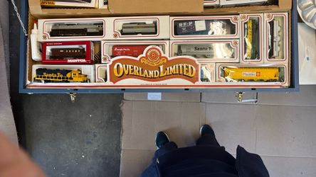Bachman Overland  Limited Giant Train set in wooden box