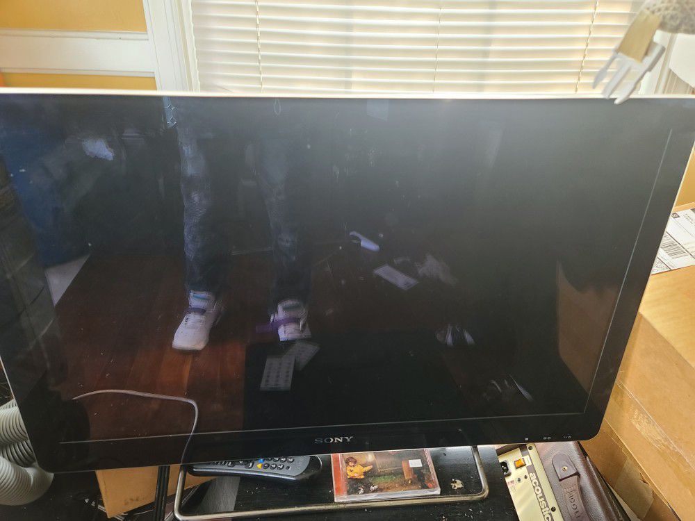 Sony flat screen TV in good condition ready for pickup