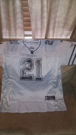 BRAND NEW EZEKIEL ELLIOTT JERSEY SIZE LARGE $70