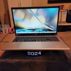 Acer Aspire 3 15.6" Touchscreen Laptop 😃16GB  💪🏾1TB SSD  ( 2024 model )