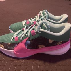 Nike Zoom Freak 5 11.5 Flowers