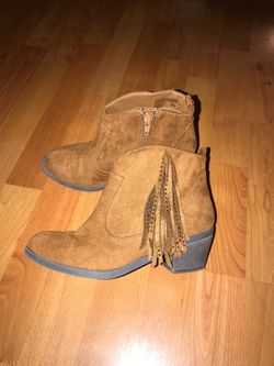 Kids Girls Size 4 booties