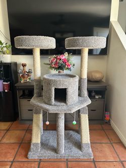 Cat tree