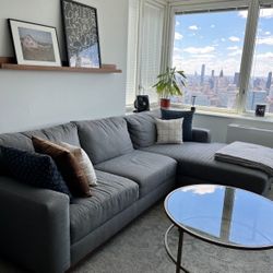 Sectional Sofa In Excellent Condition