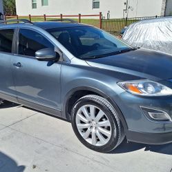 2010 Mazda CX 9 - well maintained 