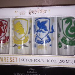 Harry Potter Glass Ware Set.. 