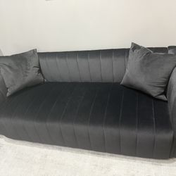 6’ Sofa Hardly Used