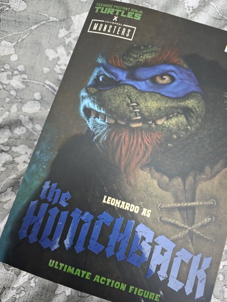 NECA - Teenage Mutant Ninja Turtles 7" Scale Action Figure - Leonardo as The Hunchback