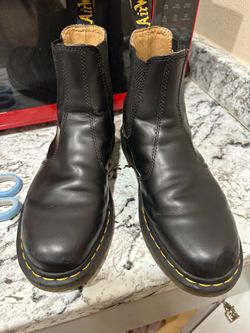 Dr. Martens - Chelsea boots - black $55