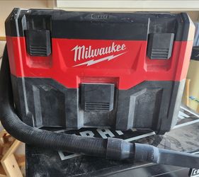 Milwaukee M18 2-Gallon Cordless Wet/Dry Vacuum