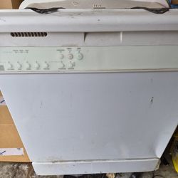 Whirlpool Dishwasher