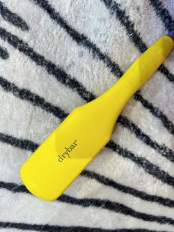 The Smooth Shot Paddle Brush Blow-Dryer Drybar