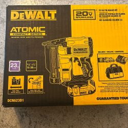 Dewalt 20v 23ga Pin  Nailer Kit 2ah Battery & Charger & Tool Bag 
