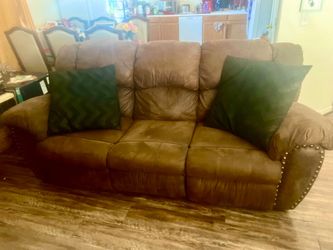 Couch and end table set