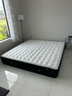King Hotel Collection by Aireloom Vitagenic CopperTech Silver II 12.5” Firm Tight Top Perfect condition I can deliver   Retail $3,889 Your Price $675