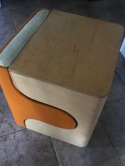 Kids desk