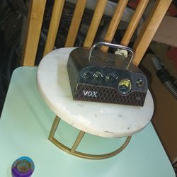 Mini guitar amplifier head