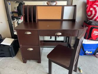 Toddler desk