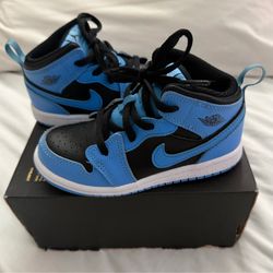 Air Jordan 1 Mid - Size: 9C (TD)Style Code: DQ8425-401Color: University Blue / Black / White (USED)