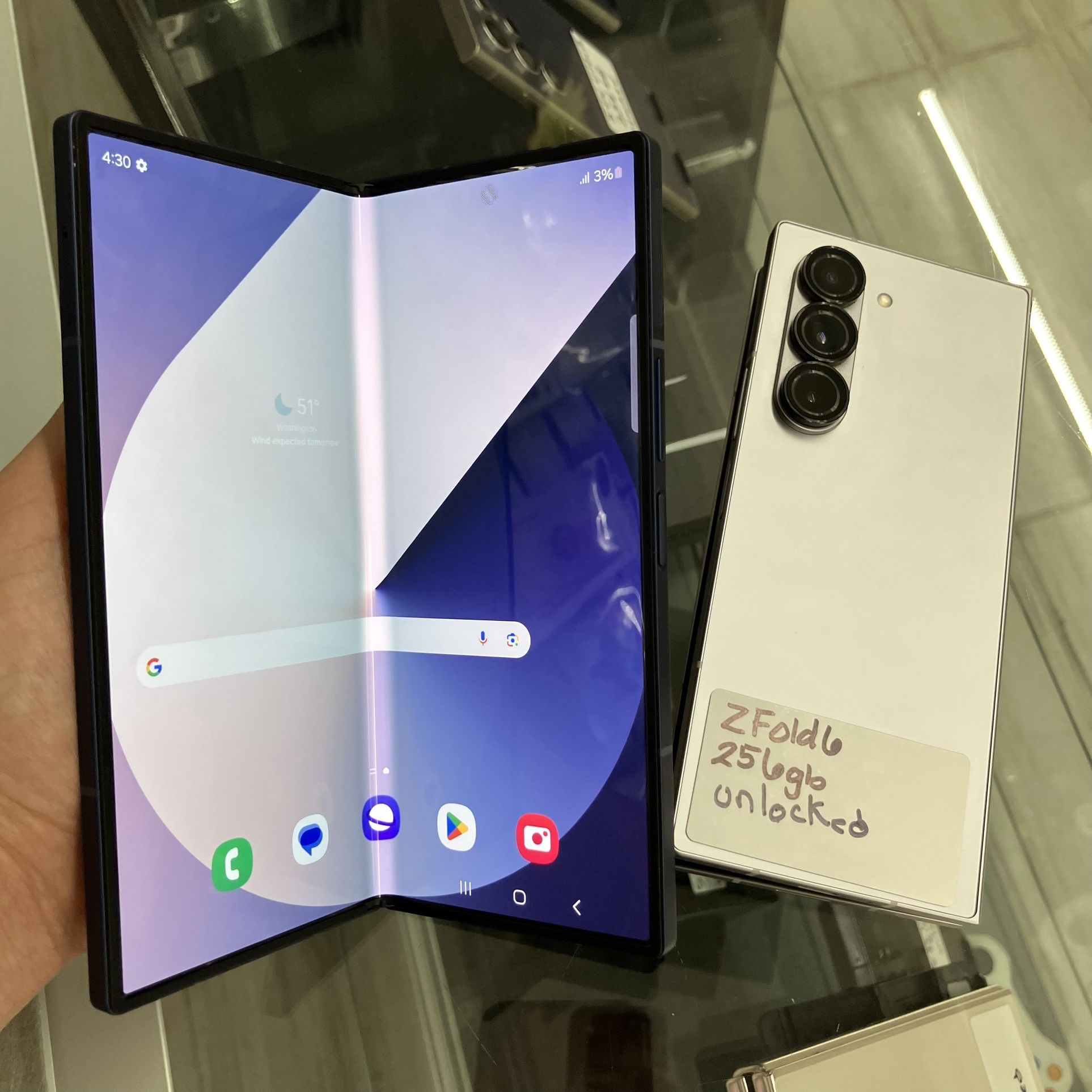 Like New Z Fold 6, 256gb, Unlocked, Cash or $50 Down