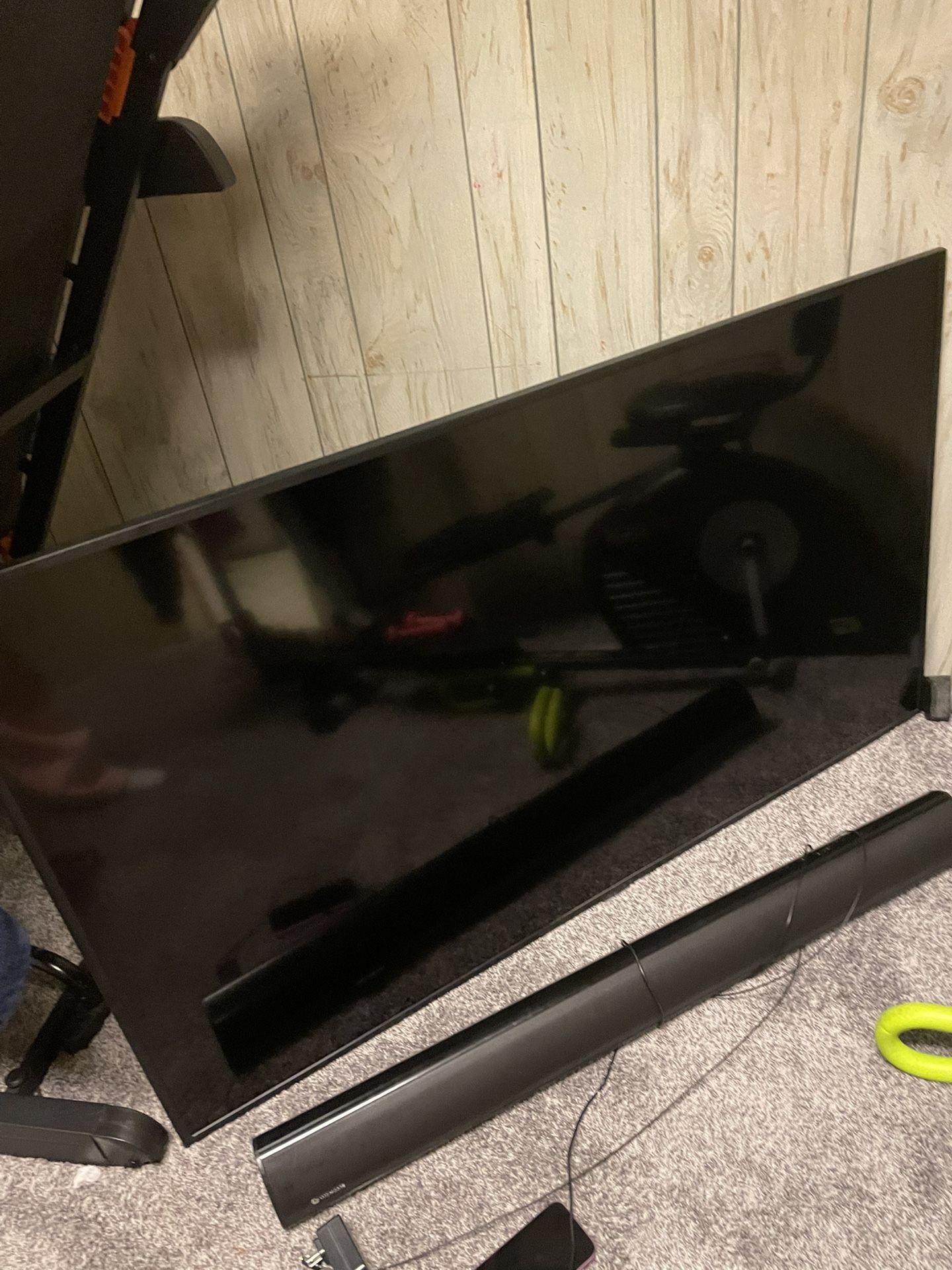 Samsung Tv And Sound Bar