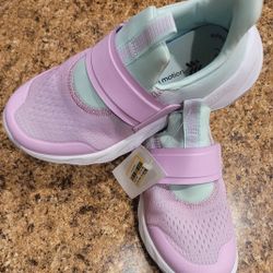 Brand New with tags Size 2 kid/youth Sneakers - Kid's Dillion Slip-on™