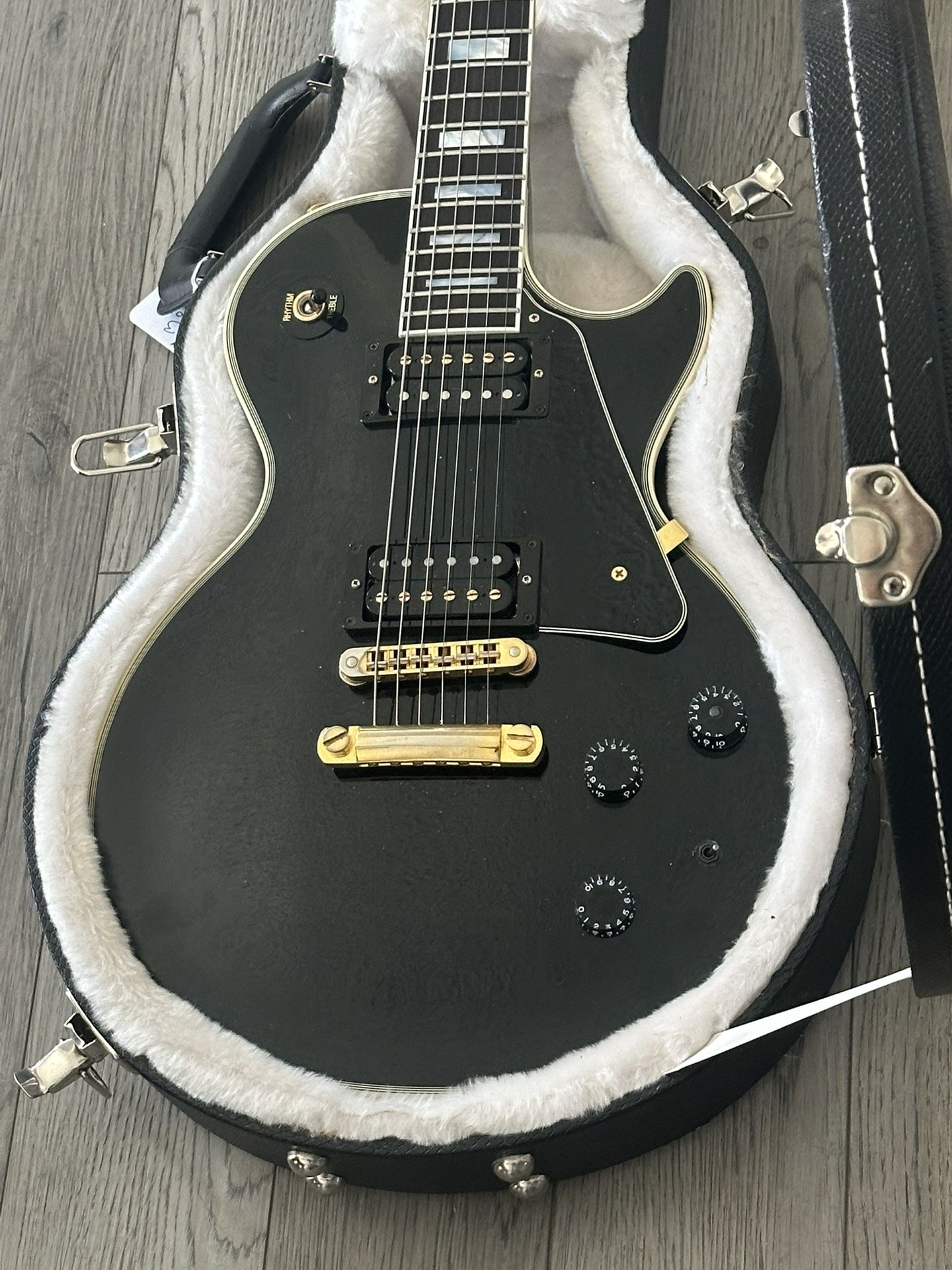 2013 Gibson Les Paul Custom Lite Electric Guitar with case. All ...
