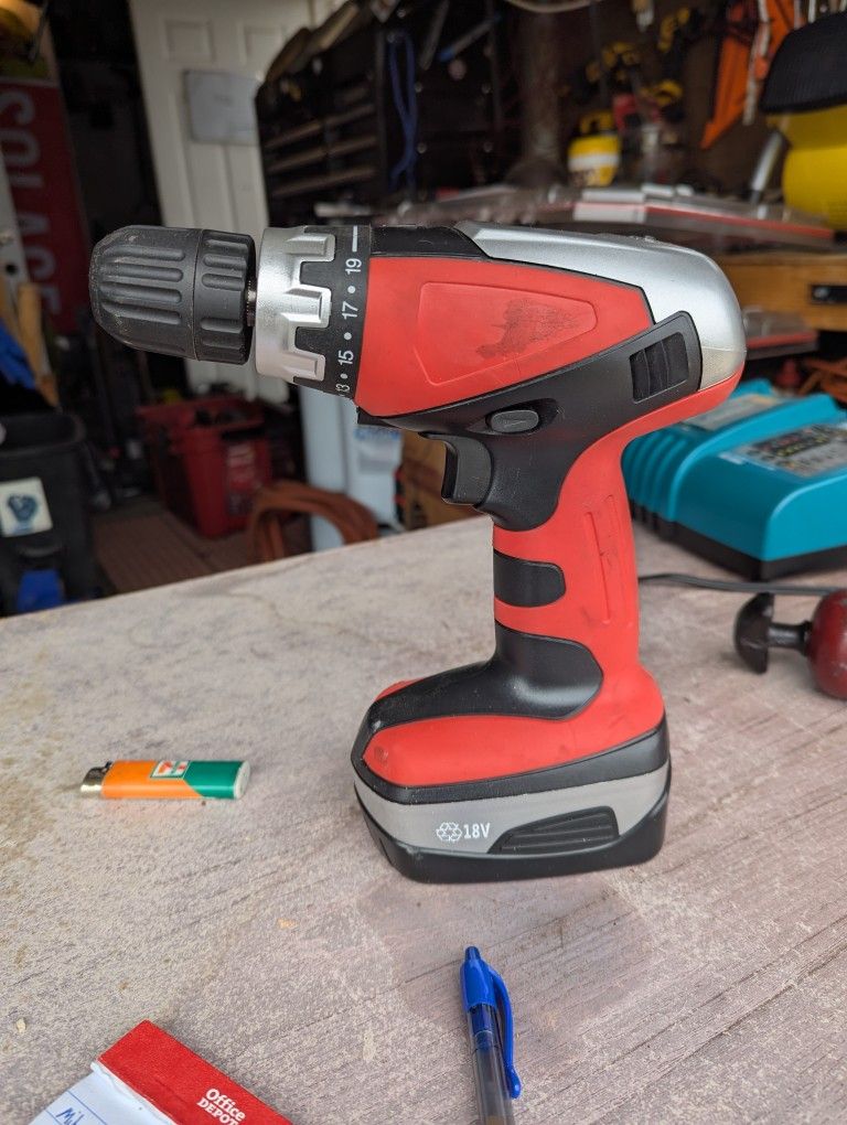 18 volt cordless trademark drill with battery