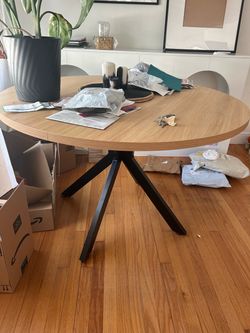 Round kitchen table