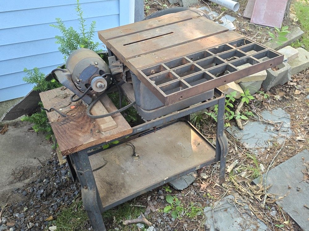 Vintage 1955 Sears Roebuck Bench Saw