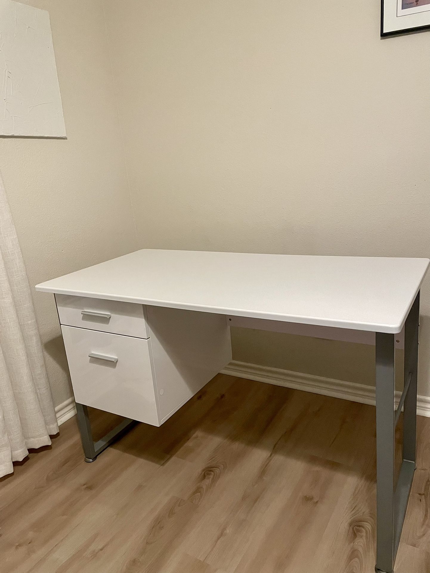 48"W White Computer Desk With Drawers