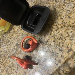 Powerbeats Pro 1 (beats/wireless earbuds) gen 1 