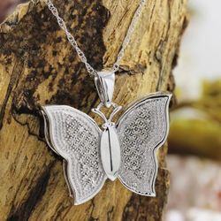 1/7ct Natural Round Diamond Butterfly Pendant 18" Necklace 10K White Gold