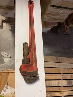 Monkey wrench