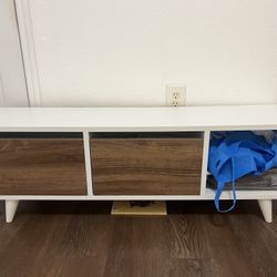 TV Stand And Storage 