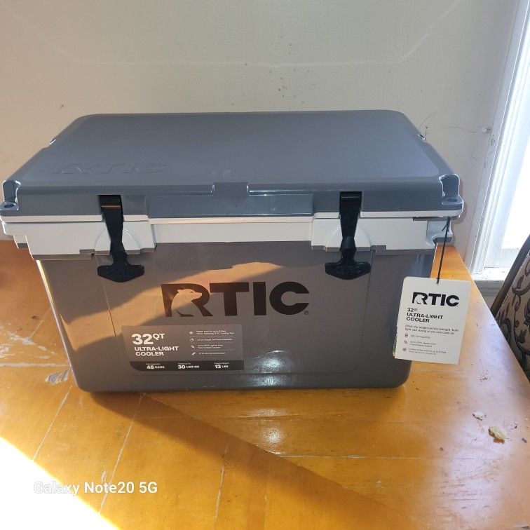 RTIC 32QT ULTRA LIGHT COOLER