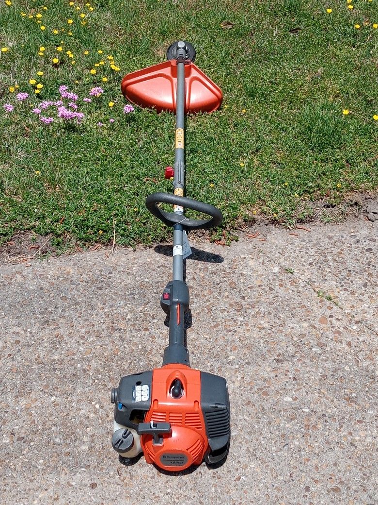 Husqvarna 128LD Split Shaft Weed Eater Can Take other attachments for