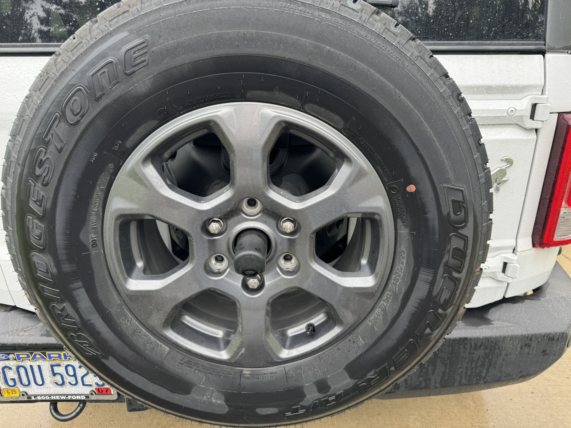 255/75R17 Bronco New Tire