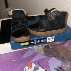 Ugg Boots Size 8 Toddler