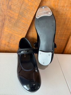 Girl’s Tap Shoes for Dance Class (Size 1 Big Kids)