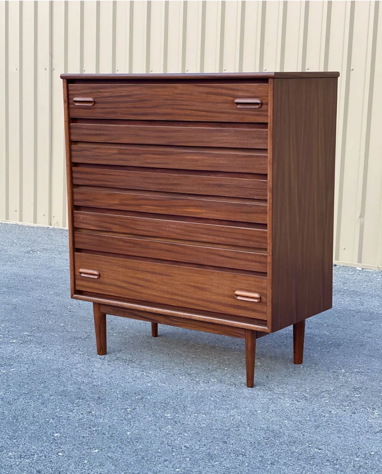  Beautiful Mid Century Modern Stanley Furniture Mahogany High-Boy Dresser