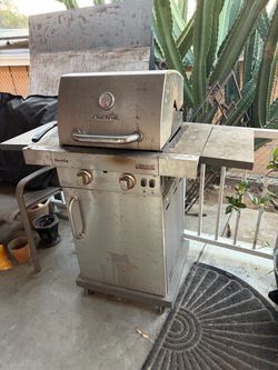 Charbroil Grill with propane
