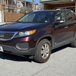 2013 Kia Sorento LX - 3rd Row Seats - Need A Full Tune Up - Priced Cheap 
