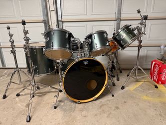 Pearl 5 pc drum set + extras