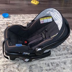 Graco  Click Connect 4-35lbs With Base
