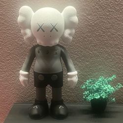 Kaws Off White Figurine