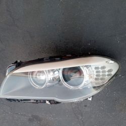 2011-2013 Bmw 5 Series F10 528i 535i Headlight (Xenon Hid) With All The Accessories Oem.