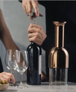 ETO 750 wine decanter in copper: mirror finish