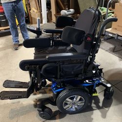 Quantum J4 Power Chair